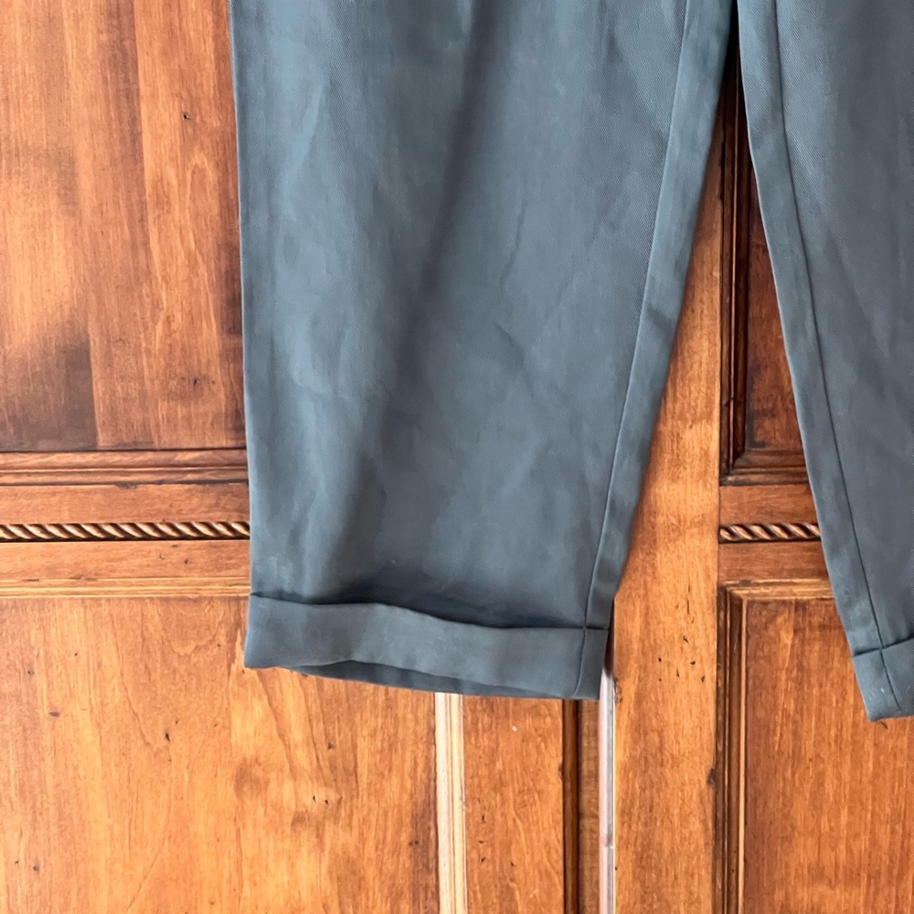 NWT Banana Republic Gray Cuffed Joggers | Size M | Cargo Pockets | Fall 2019 - Picture 9 of 17